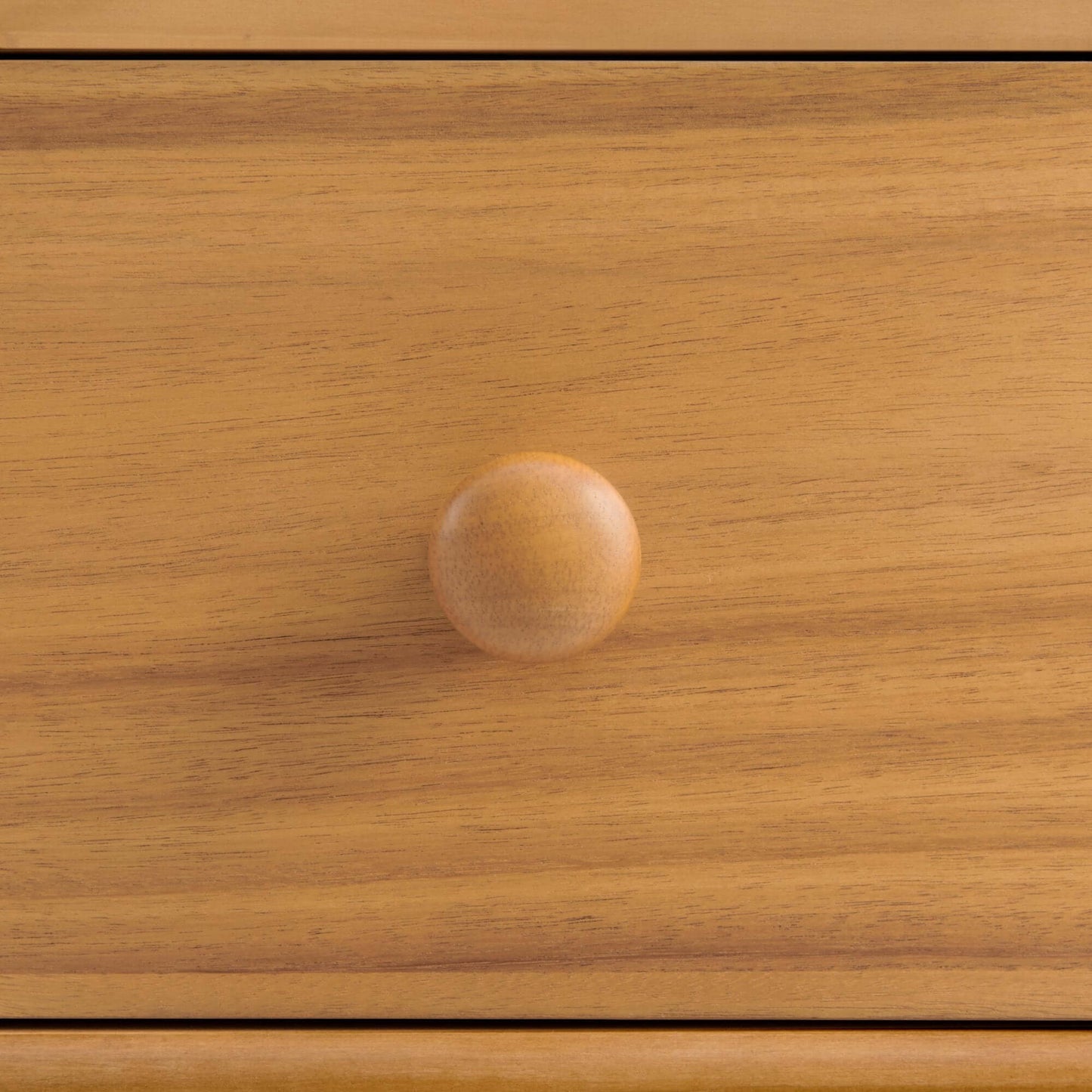 Dawson 3 Drawer Dresser - Front View of Knob of Dawson 3 Drawer Dresser Honey Brown