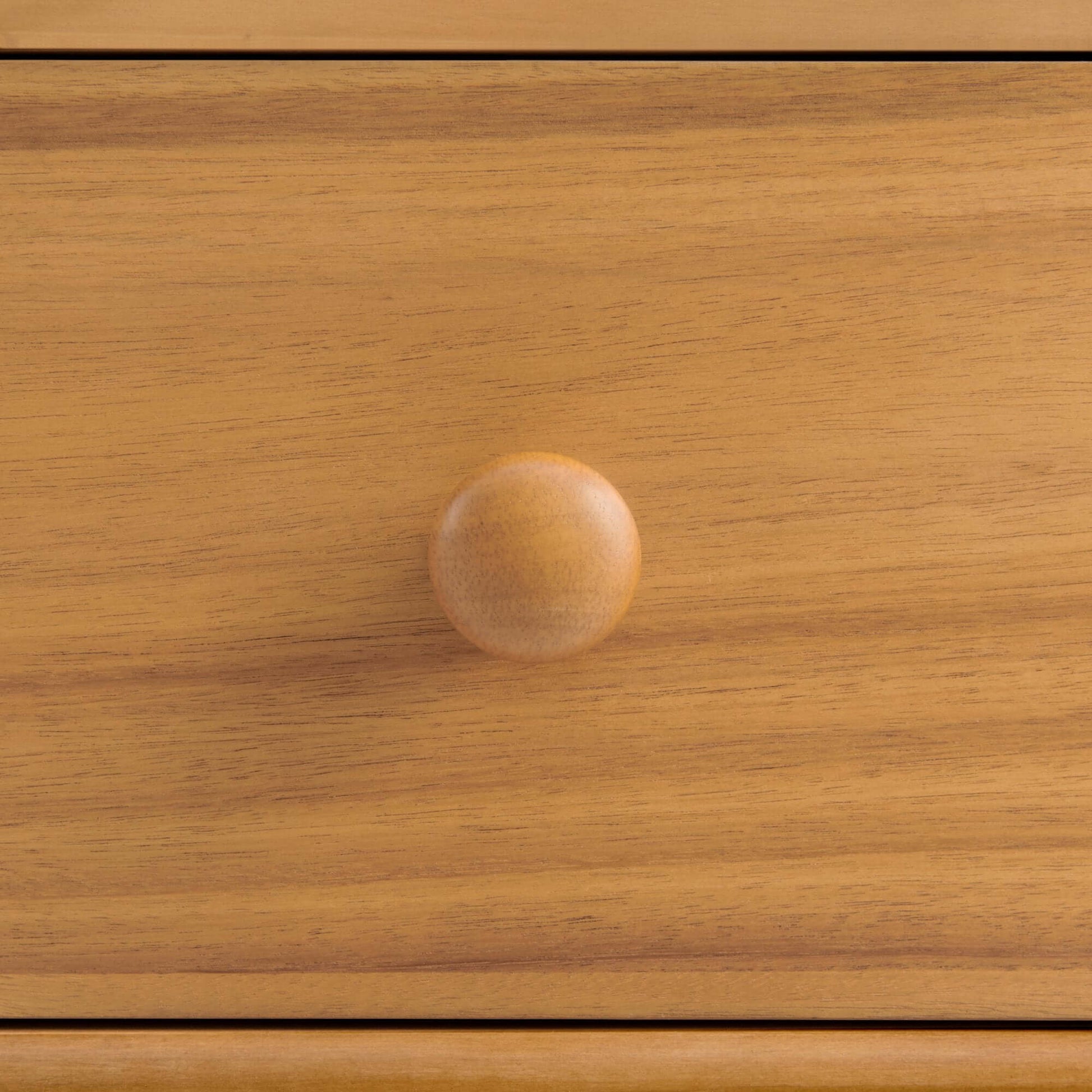 Dawson 3 Drawer Dresser - Front View of Knob of Dawson 3 Drawer Dresser Honey Brown