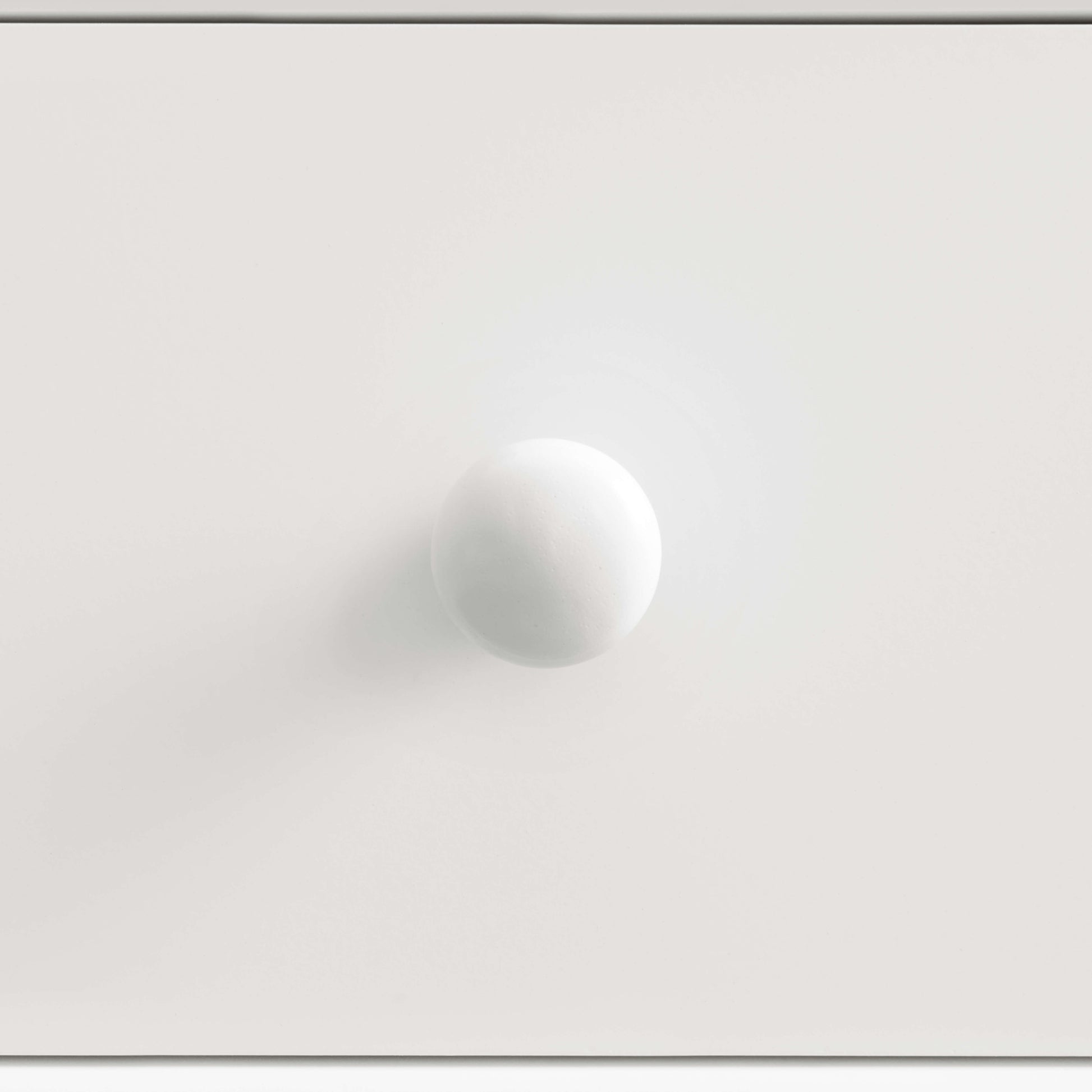 Dawson 3 Drawer Dresser - Front View of Knob of Dawson 3 Drawer Dresser White