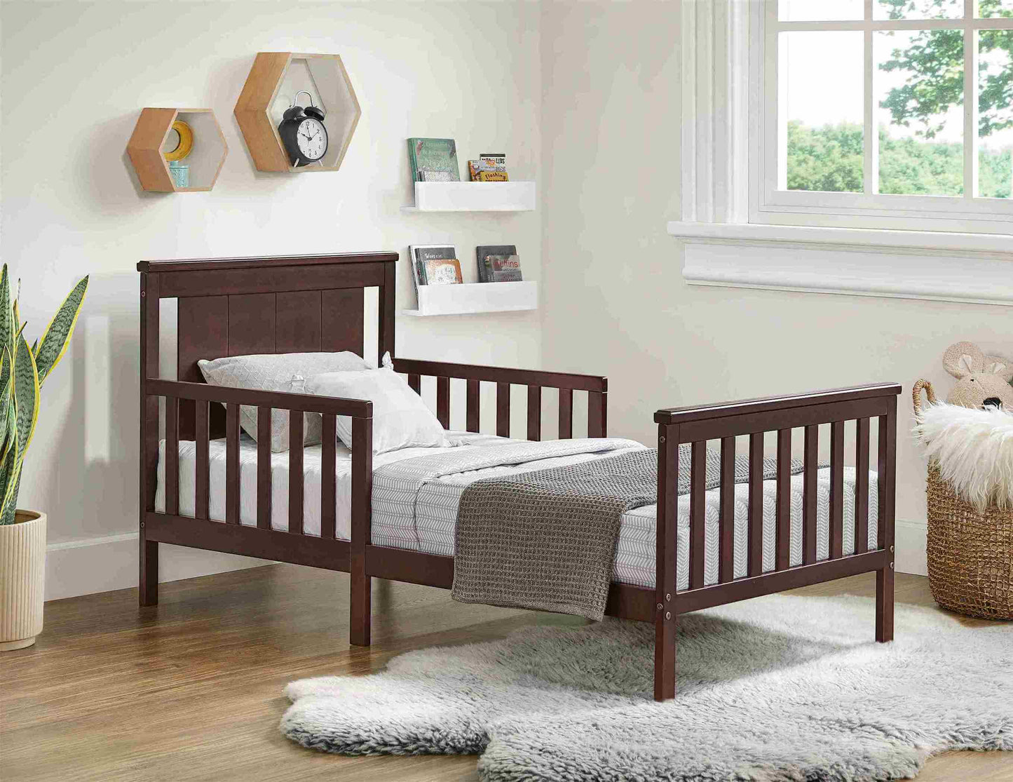 Lazio Toddler Bed - Lifestyle Image of Toddler Bed Espresso