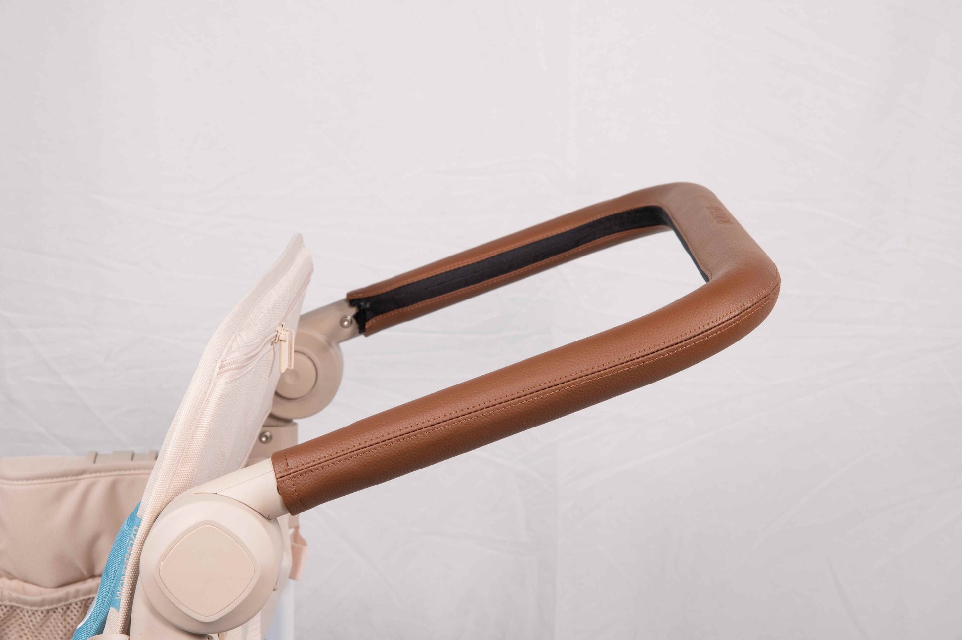 VW4 Volkswagen Stroller Wagon - Handle Image of the Wagon Blue