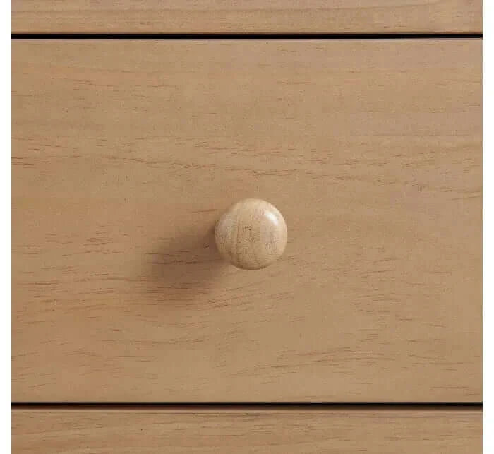 Everlee 6 Drawer Dresser - Honeywood knob closeup